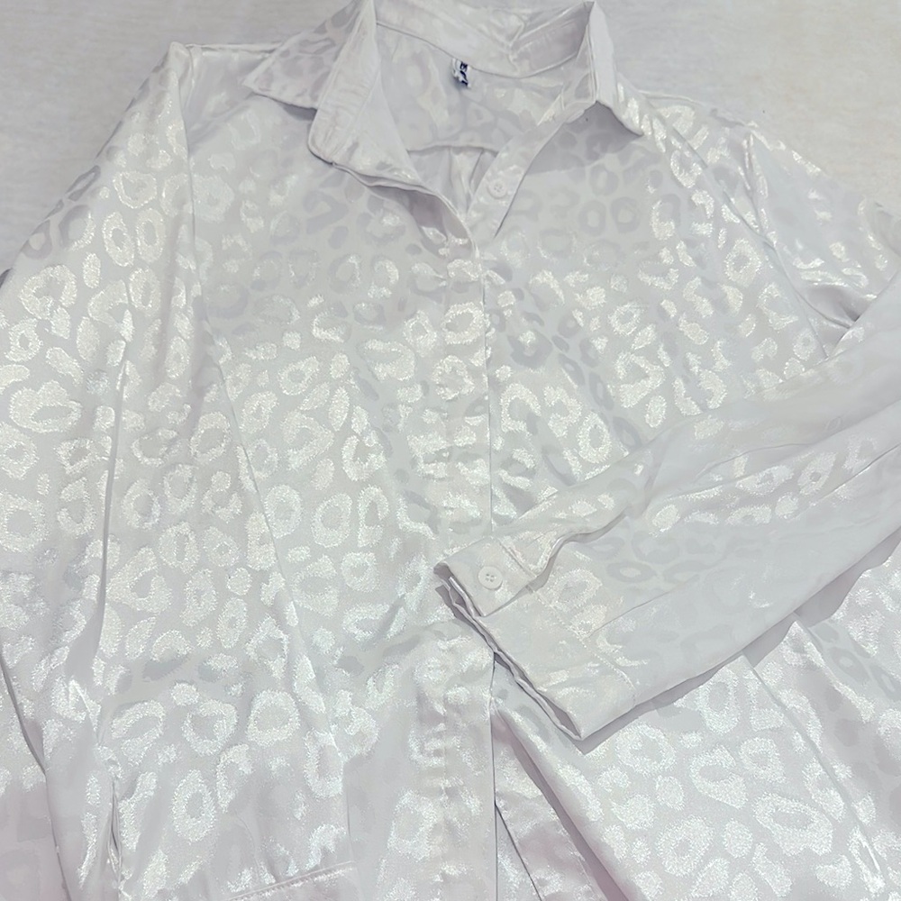 Women’s white career top
